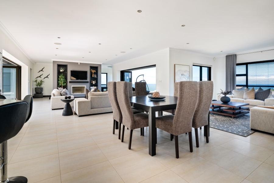 5 Bedroom Property for Sale in Pezula Golf Estate Western Cape